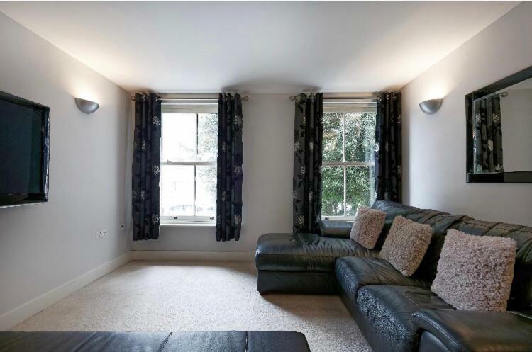 Copperfield Apartment แคนเทอร์เบอรี ภายนอก รูปภาพ