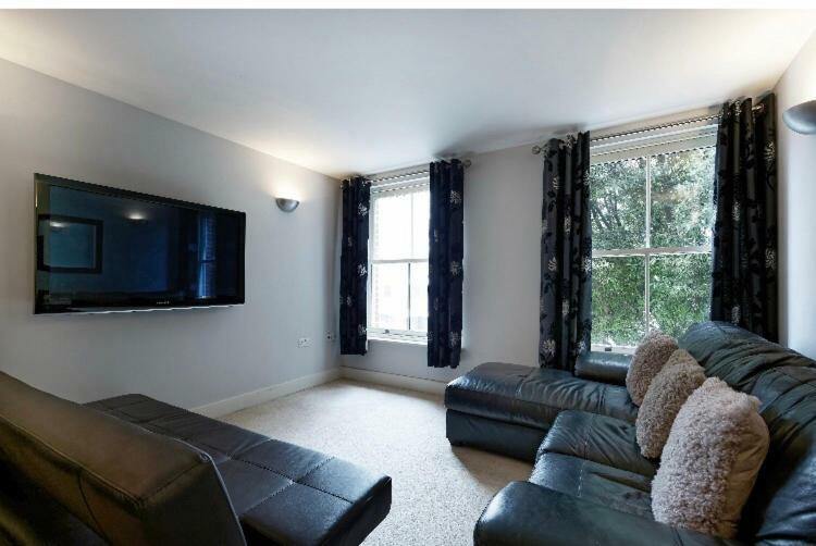 Copperfield Apartment แคนเทอร์เบอรี ภายนอก รูปภาพ