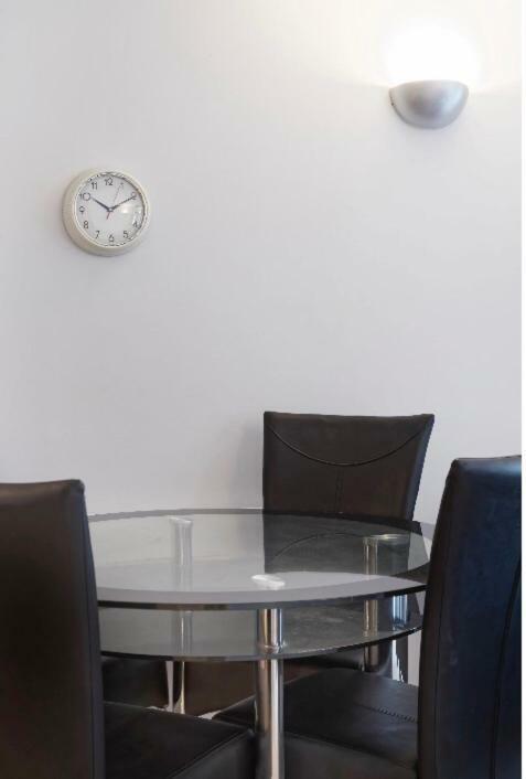 Copperfield Apartment แคนเทอร์เบอรี ภายนอก รูปภาพ