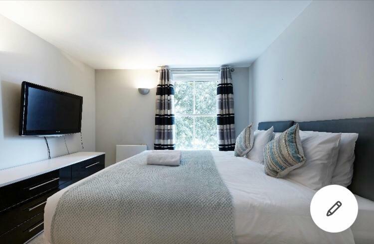 Copperfield Apartment แคนเทอร์เบอรี ภายนอก รูปภาพ